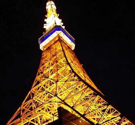 東京タワーでスマホを無料充電可能に！